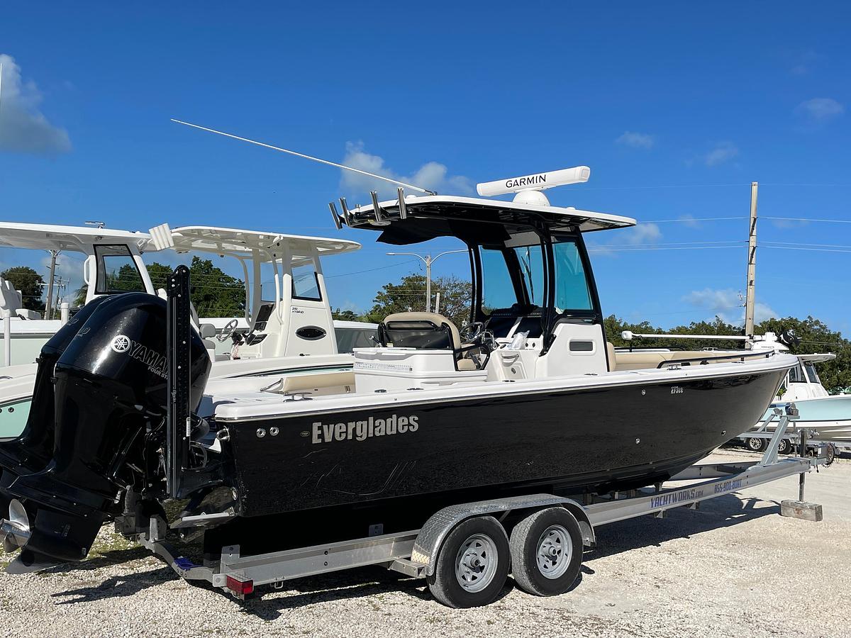Used 2020 Everglades 273 Center Console