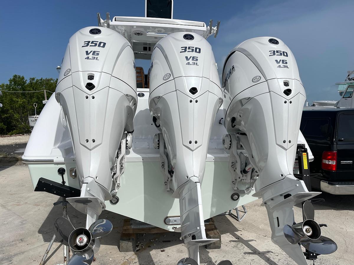 2026 Everglades 375 Center Console