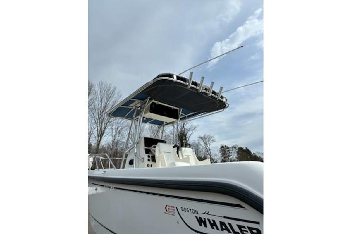 Used 1999 Boston Whaler 21 Outrage