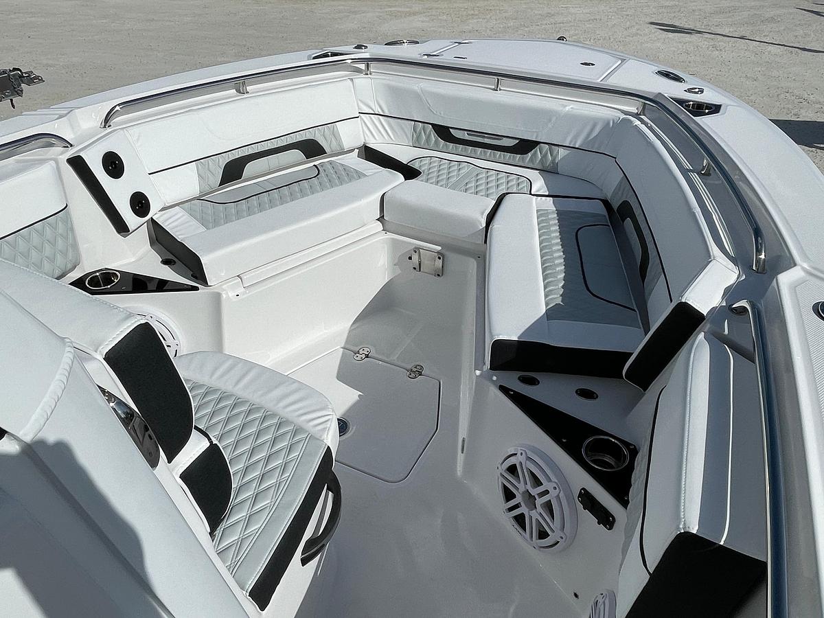 2025 Blackfin 252 CC
