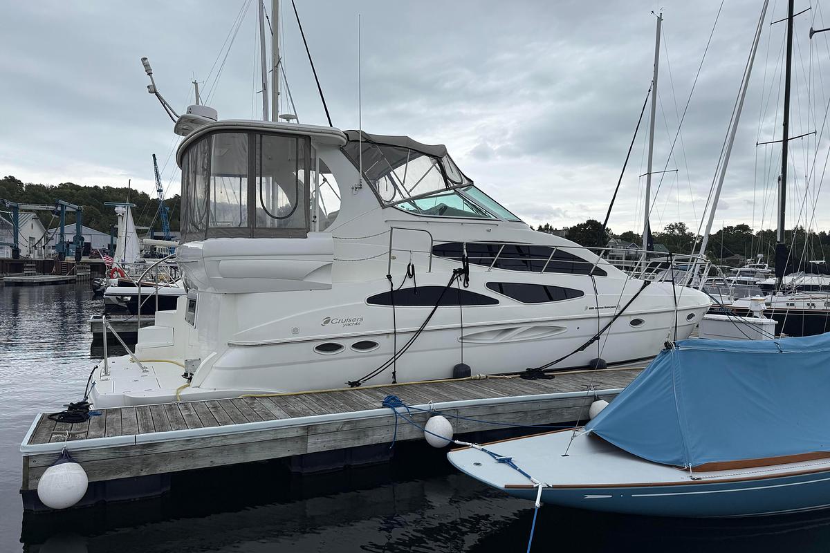 Used 2003 Cruisers Yachts 4050 Express