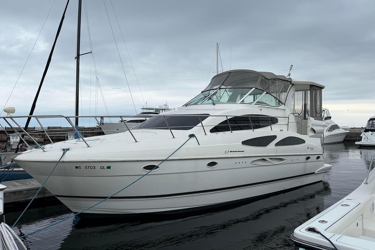 Used 2003 Cruisers Yachts 4050 Express