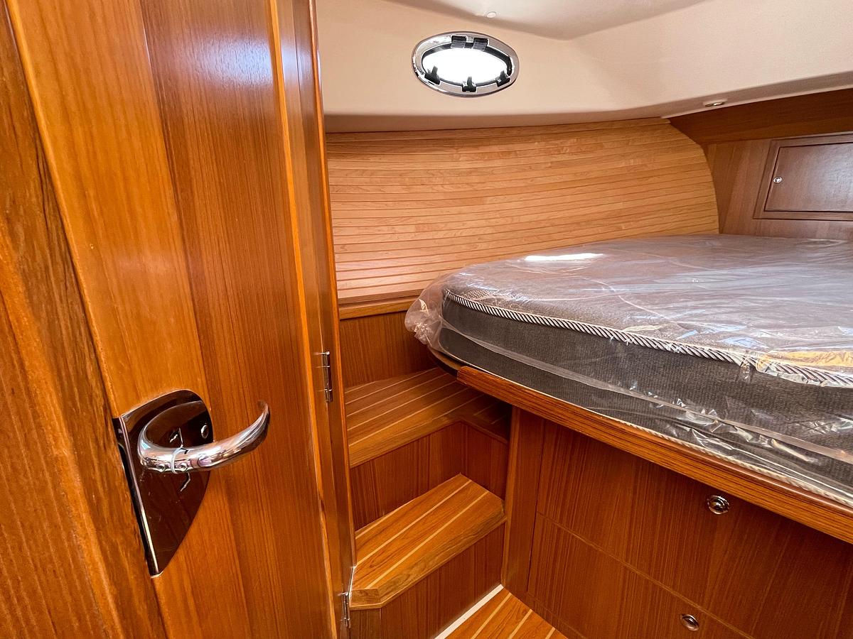 2025 True North 34 Outboard Express