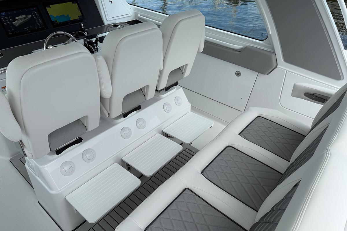 2026 Everglades 367CX