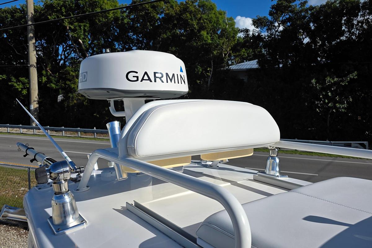 Used 2018 Everglades 243 Center Console