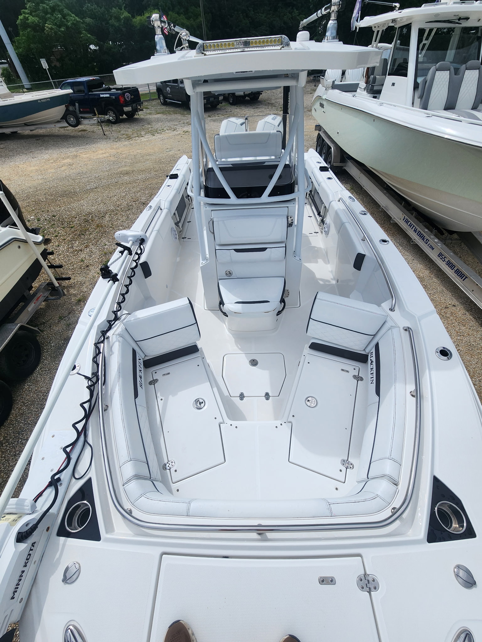Used 2022 Blackfin 252 CC