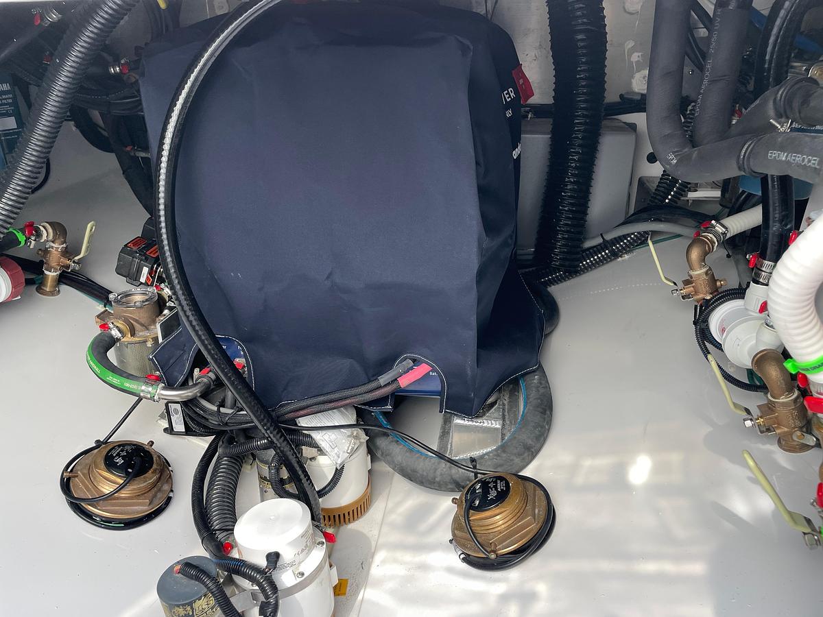 2026 Everglades 375 Center Console