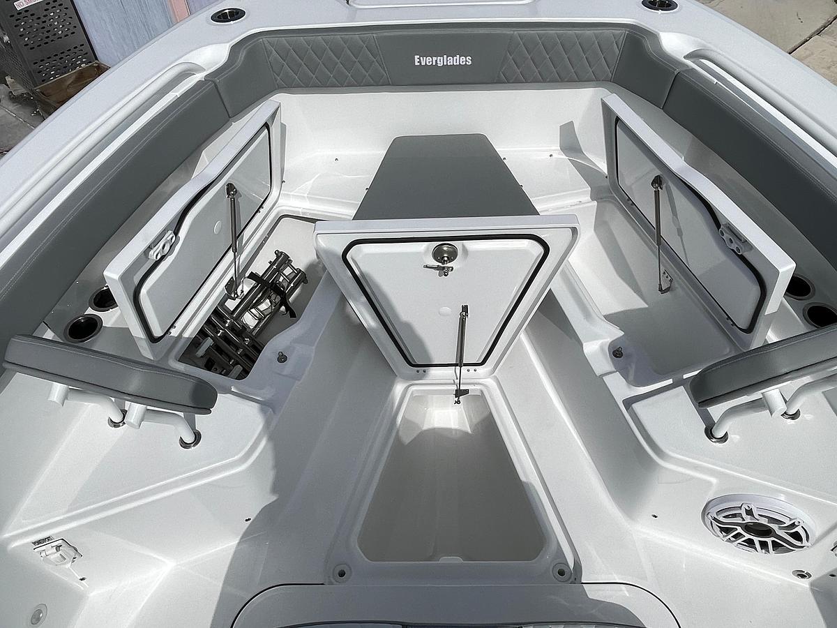 2026 Everglades 375 Center Console