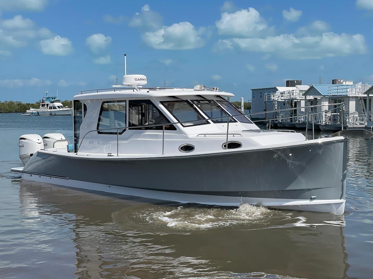 2025 True North 34 Outboard Express