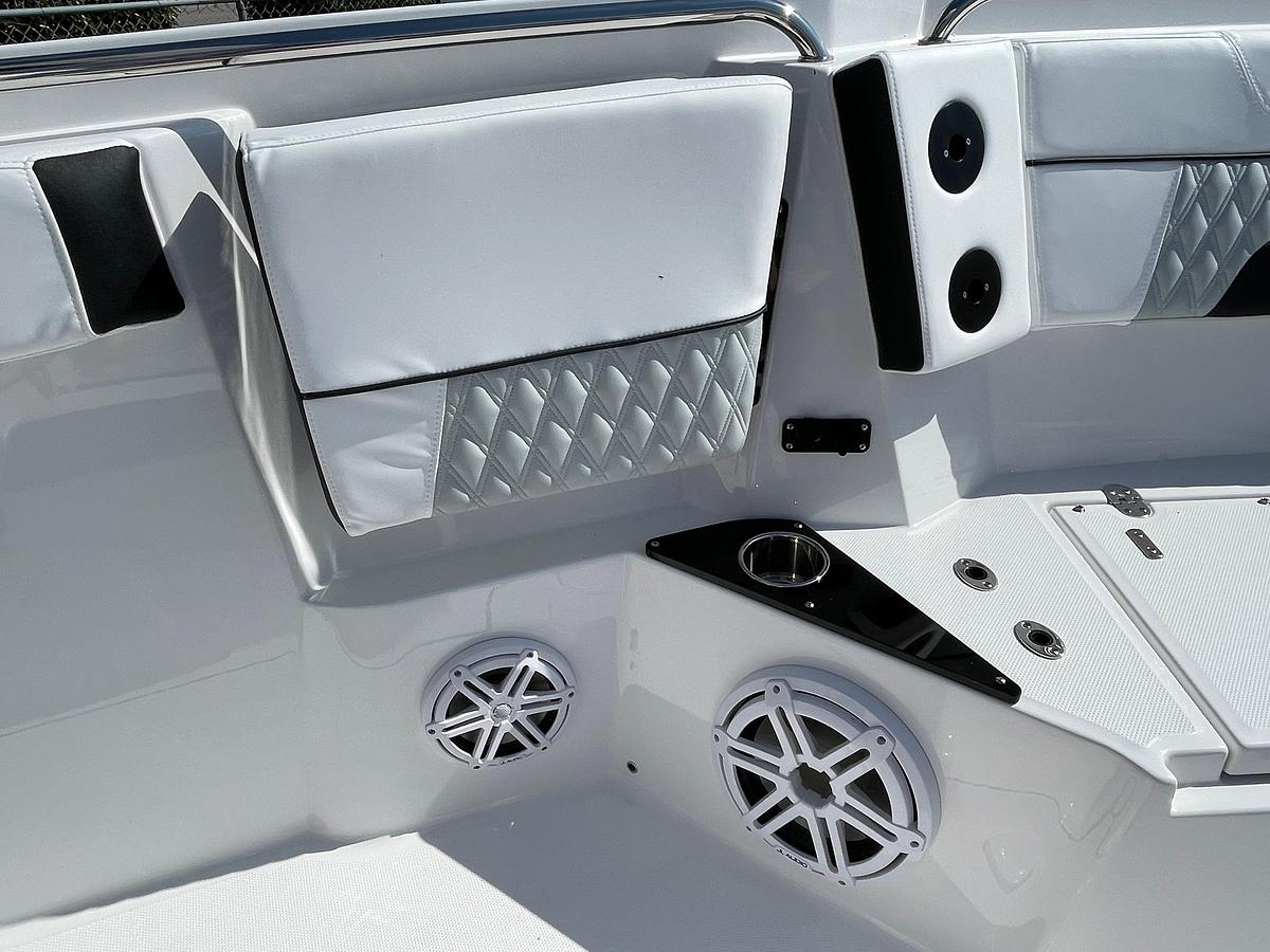 2025 Blackfin 272 CC