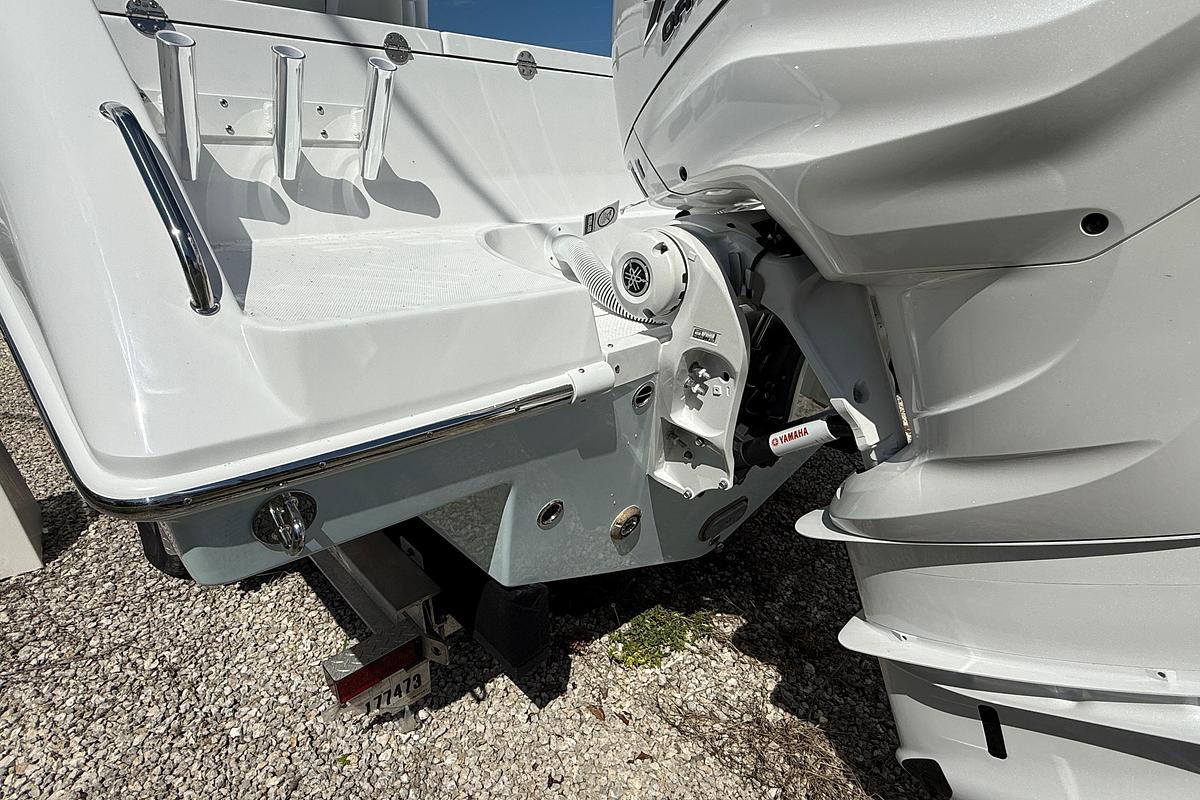 2026 Everglades 335 Center Console