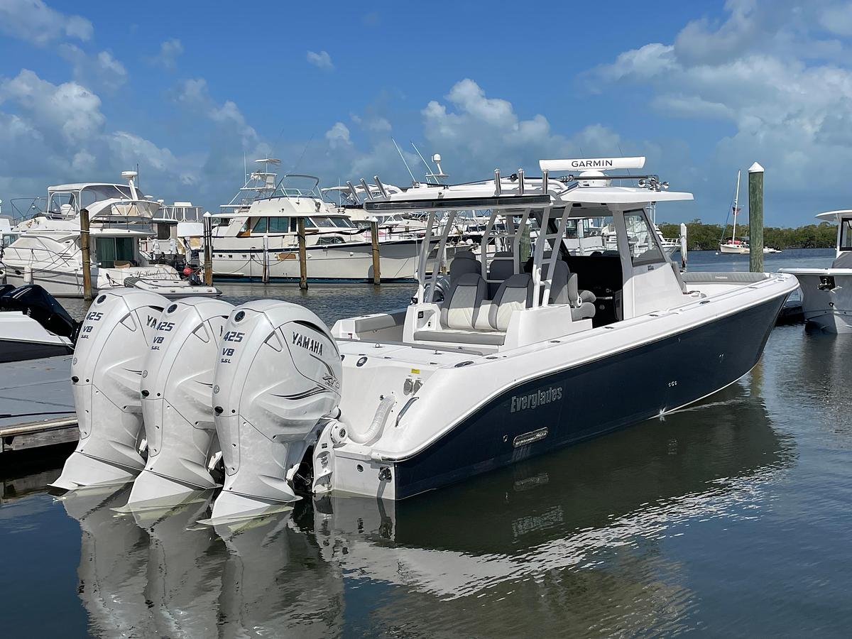Used 2021 Everglades 395 Center Console