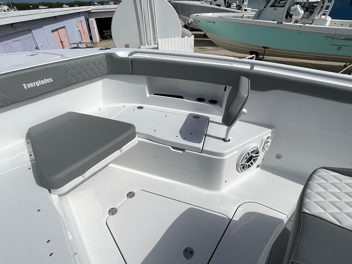 2026 Everglades 375 Center Console