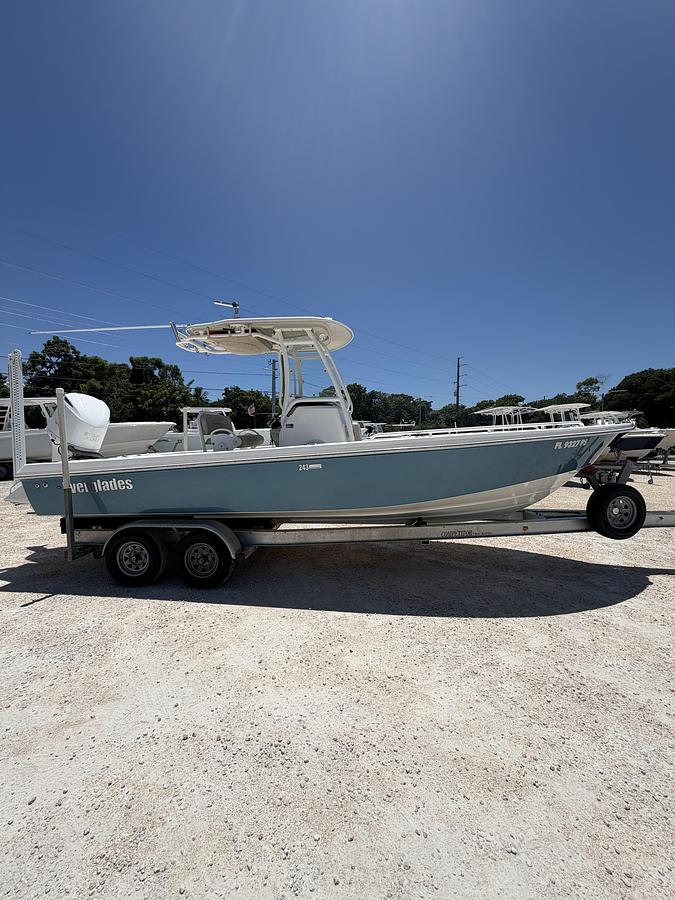 Used 2014 Everglades 243 Center Console