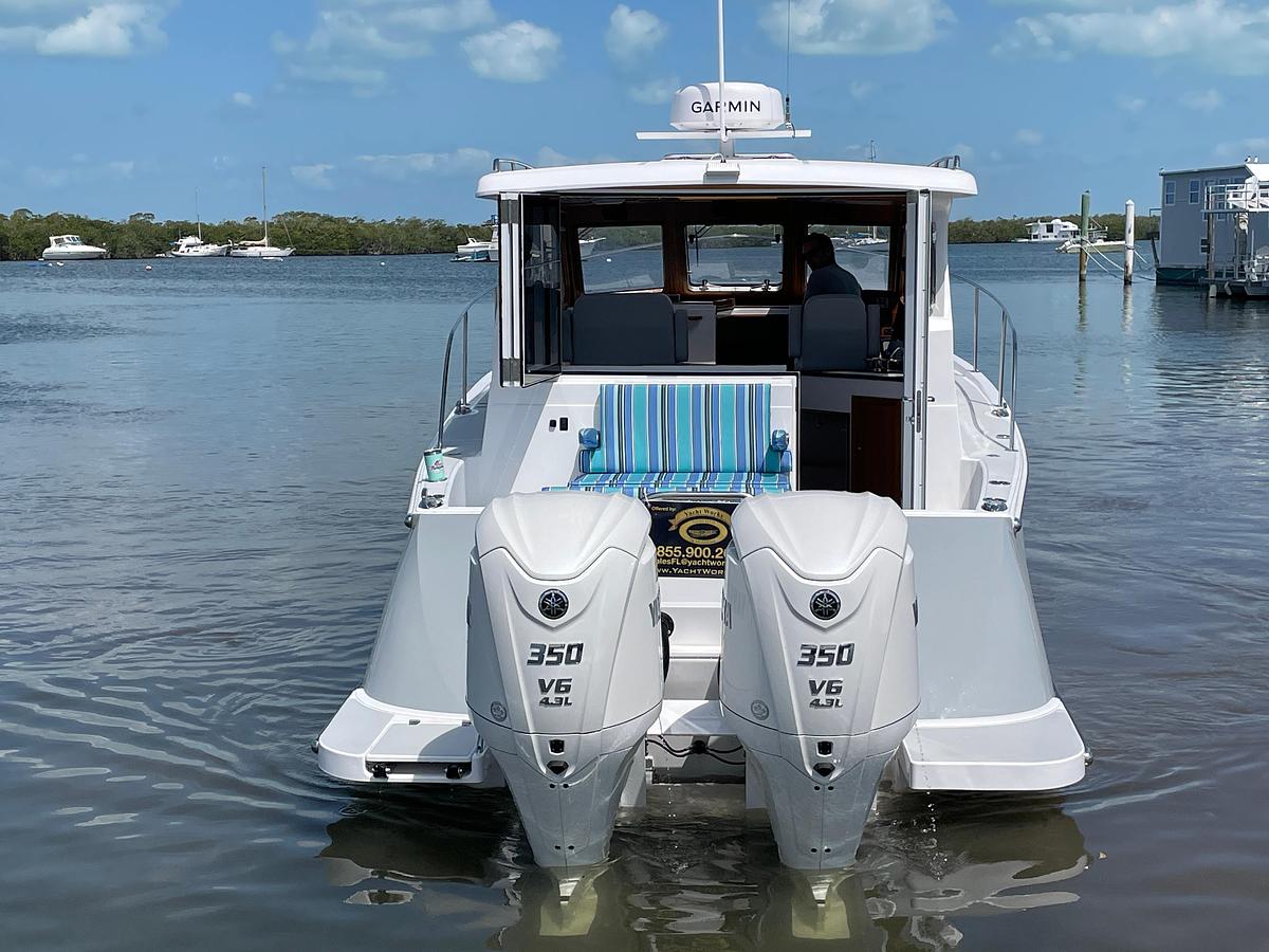 2025 True North 34 Outboard Express