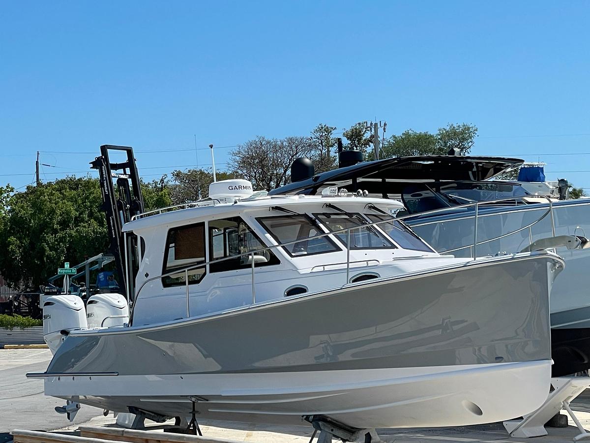 2025 True North 34 Outboard Express
