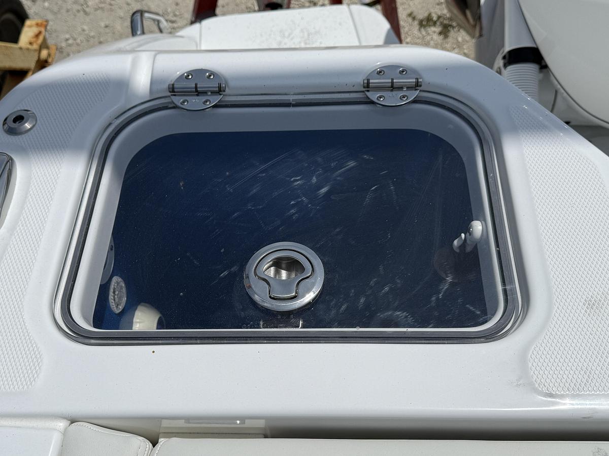 Used 2027 Everglades 315 Center Console