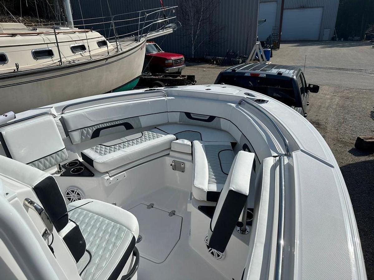 2024 Blackfin 222 CC