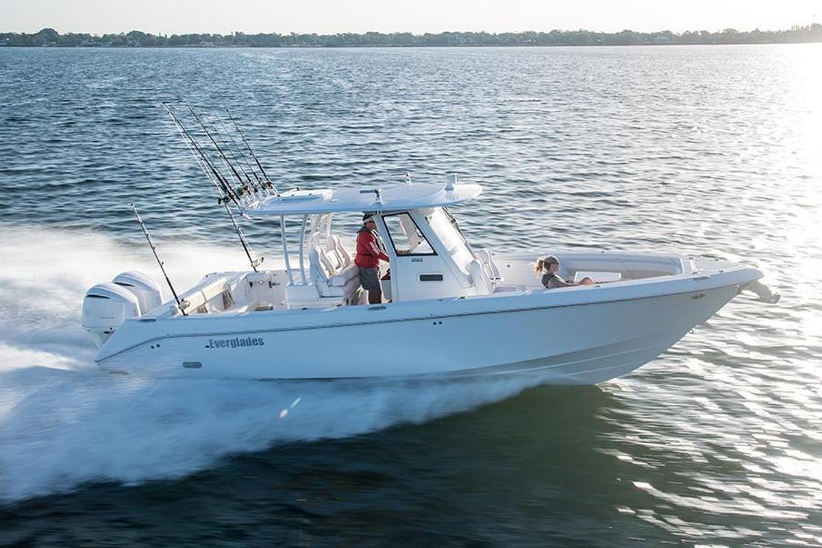 2026 Everglades 335 Center Console