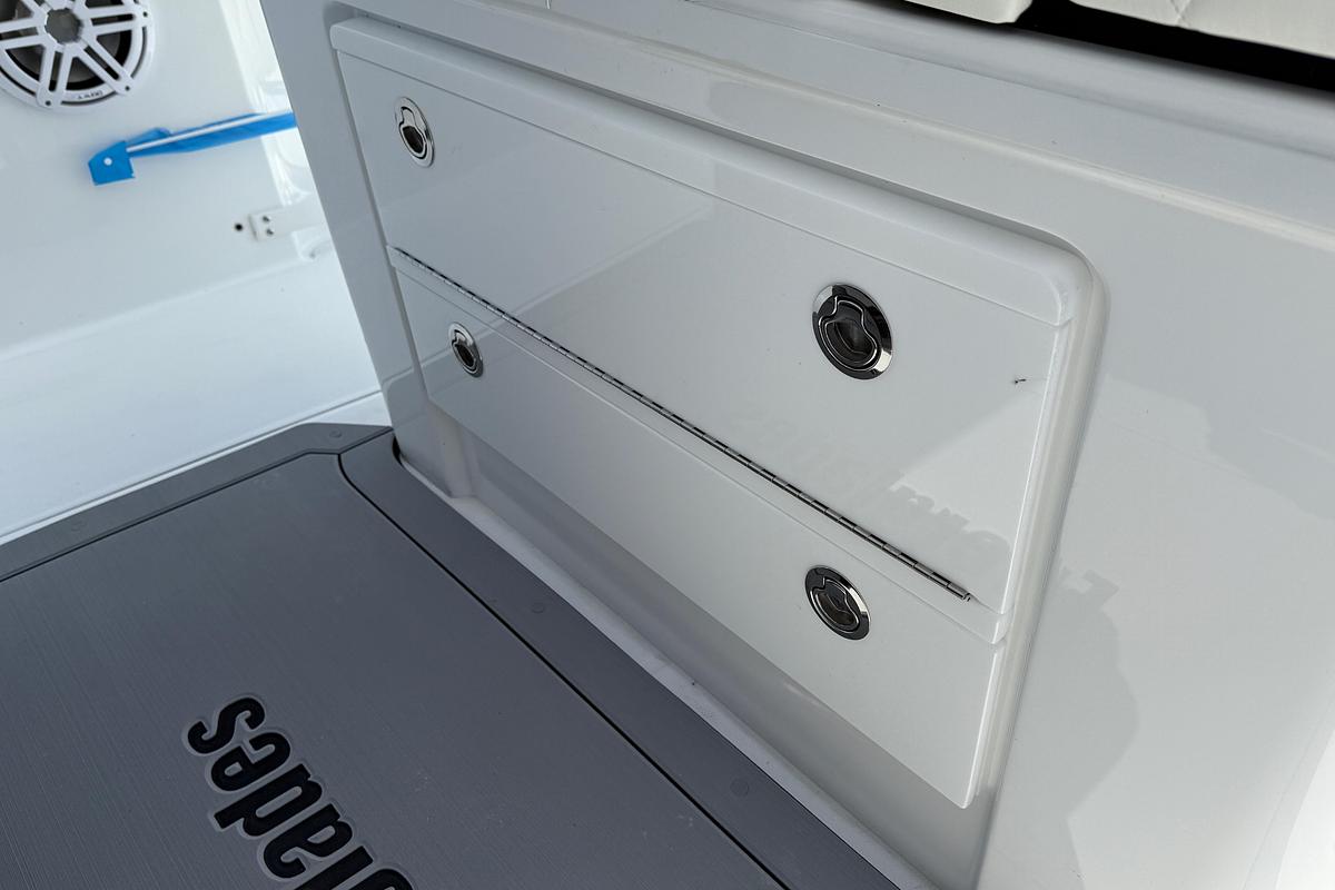 2026 Everglades 335 Center Console
