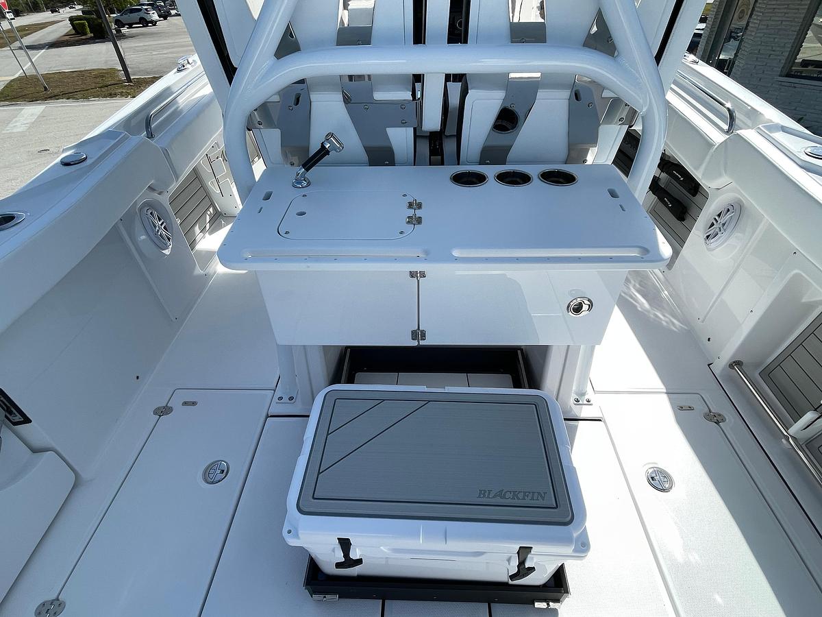 2025 Blackfin 302 CC