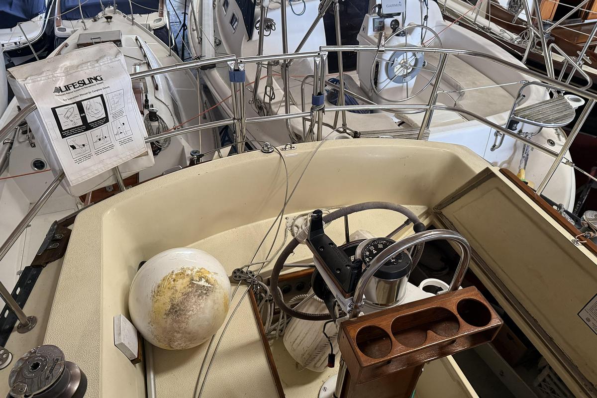 Used 1977 Islander 32