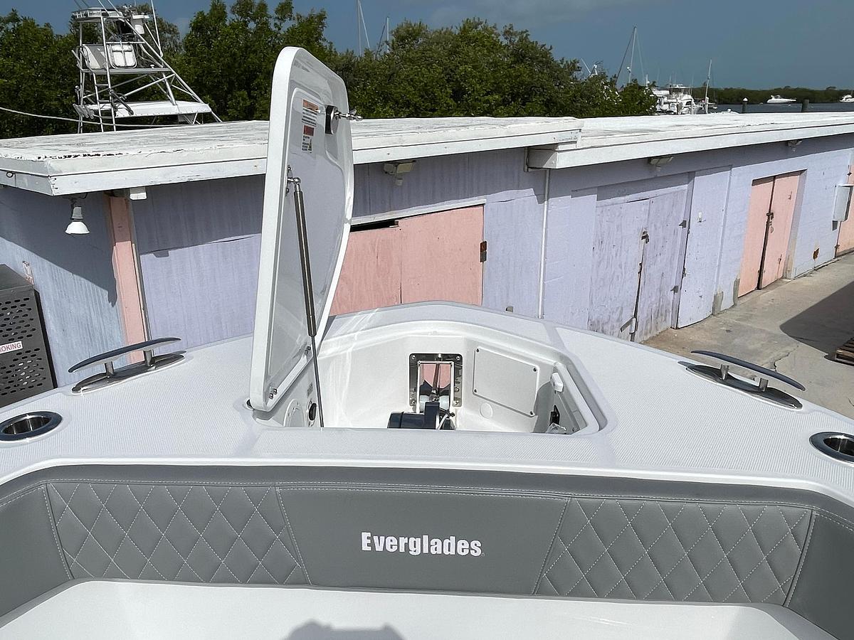 2026 Everglades 375 Center Console