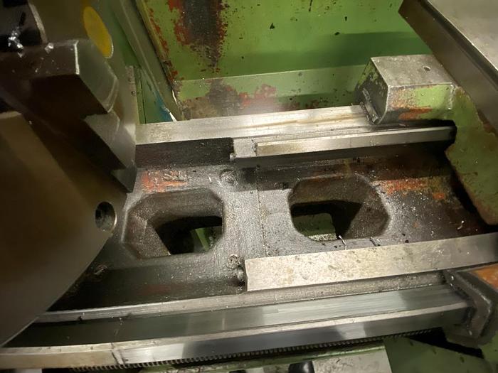 Used YMT(Yunnan Machine Tools) CY - S1760G Gap Bed Manual Center Lathe