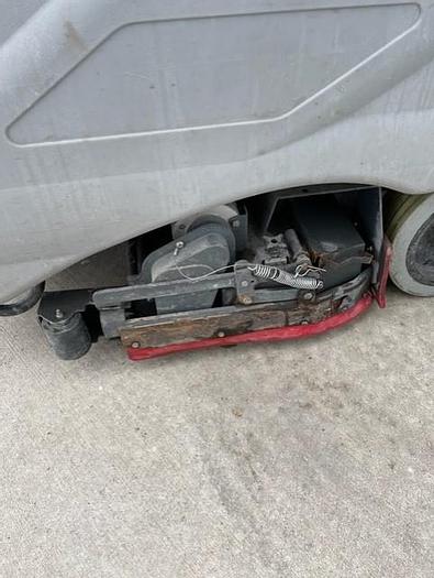 Used 2016 ADVANCE X3520C RIDER FLOOR SCRUBBER (CYLINDRICAL) (BATTERY)