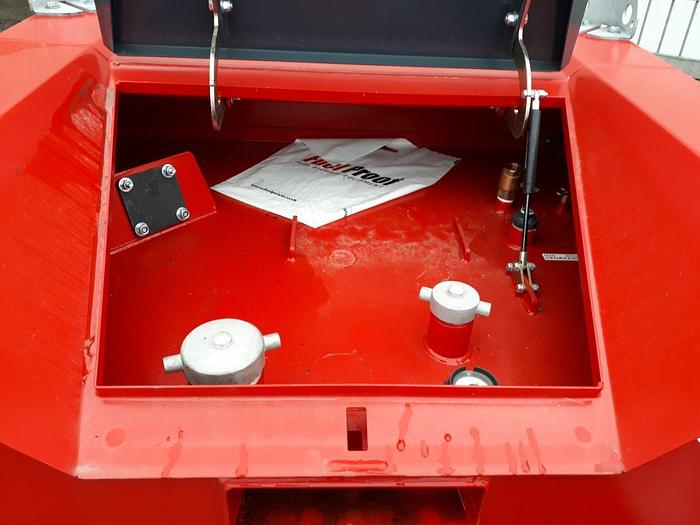 Used 900L Fully bunded fuel cube