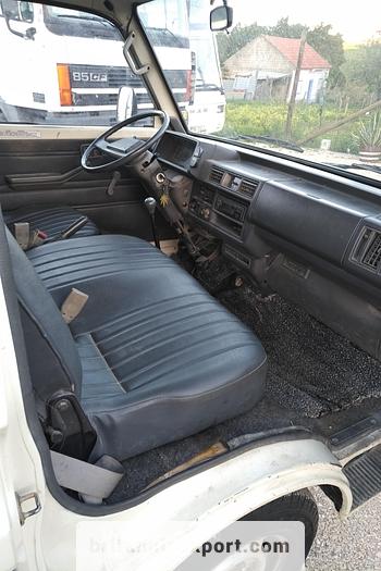 Used 1991 MAZDA E2200 9 seats minibus