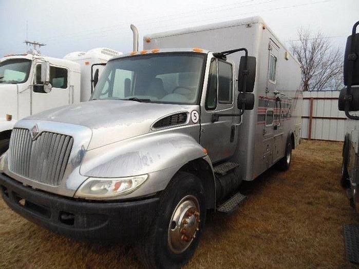 Used 2005 International 4300 Plugging truck