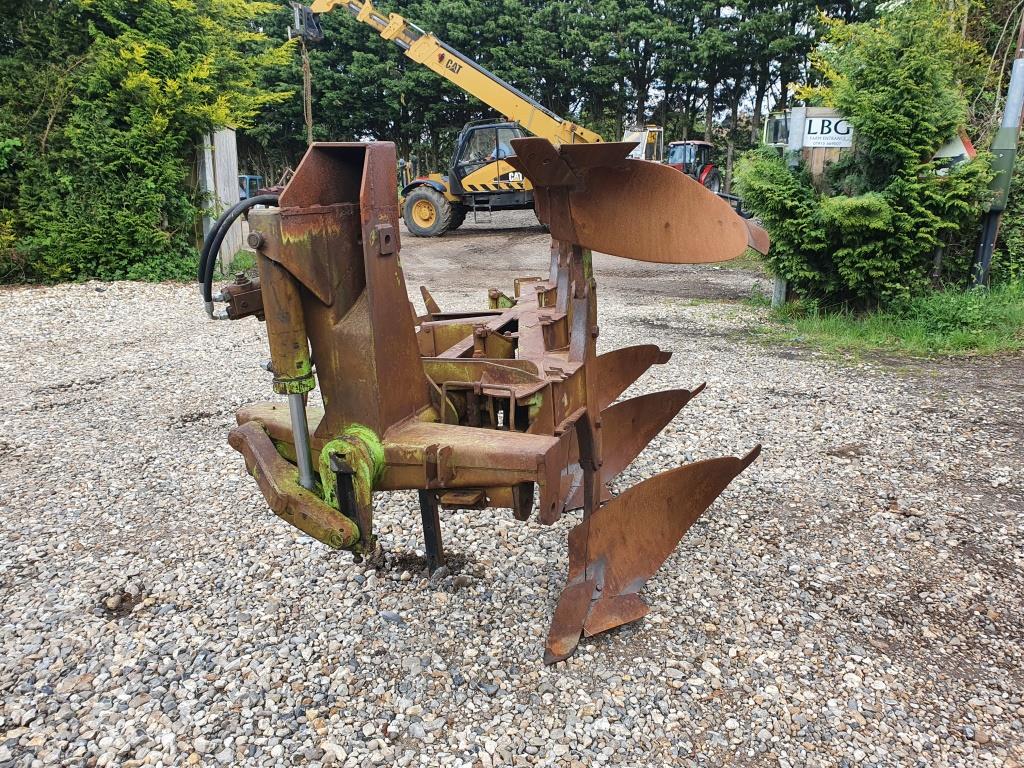 Used Dowdeswell DP7 3 Furrow Plough