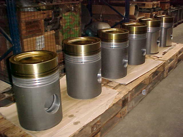 Used PISTONS DEUTZ BVM540 / 640