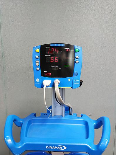 Gebraucht GE Carescape V100 Vitalparameter-Patientenmonitor auf Dinamap Rollstand