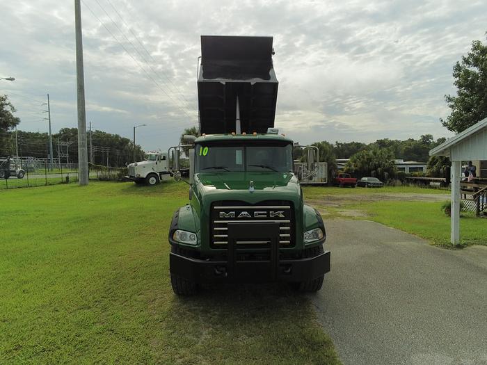 Used 2010 MACK GU 813