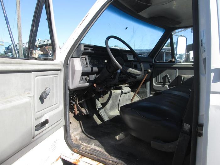 Used 1999 Ford F 800 Cab & Chassis