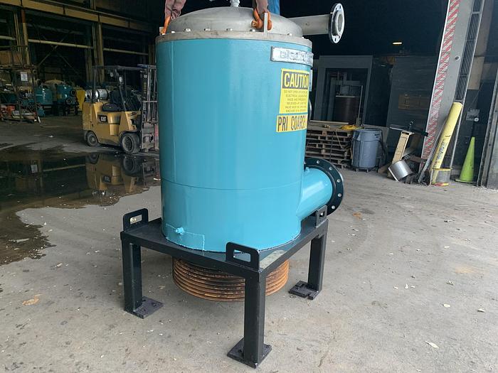 Used BLACK CLAWSON UV-400 PRESSURE SCREEN STAINLESS STEEL, PERFORATED BASKET