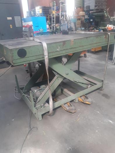 Usato PIATTAFORMA ELEVATRICE PORTATA 1000 KG