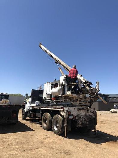 Used HB21242 Texoma 330 mounted on a 1985 Ford LT9000 Texoma 330