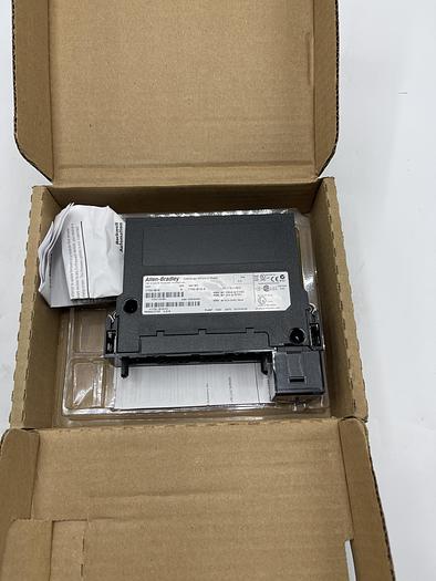 AB ALLEN BRADLEY 1756-IB16 Ser A