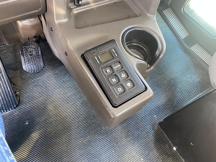 Used 2015 Peterbilt Cab and chassis