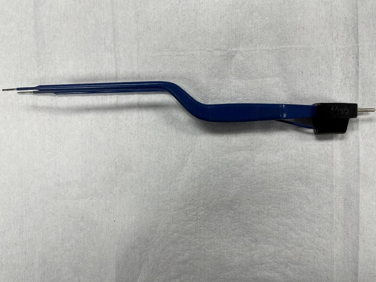 Used Kirwan Gerald 7.5" Bayonet Bipolar Forceps F-1303
