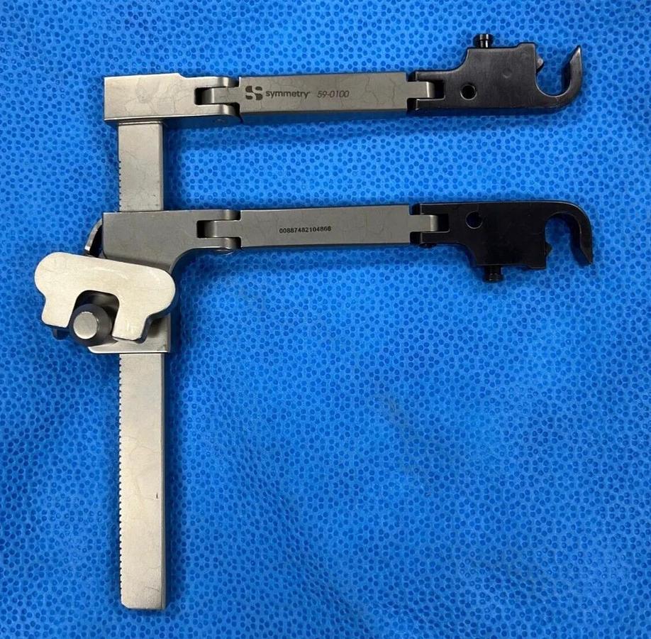 Used Symmetry Surgical Transverse Side Loading Double Hinge Retractor 59-0100