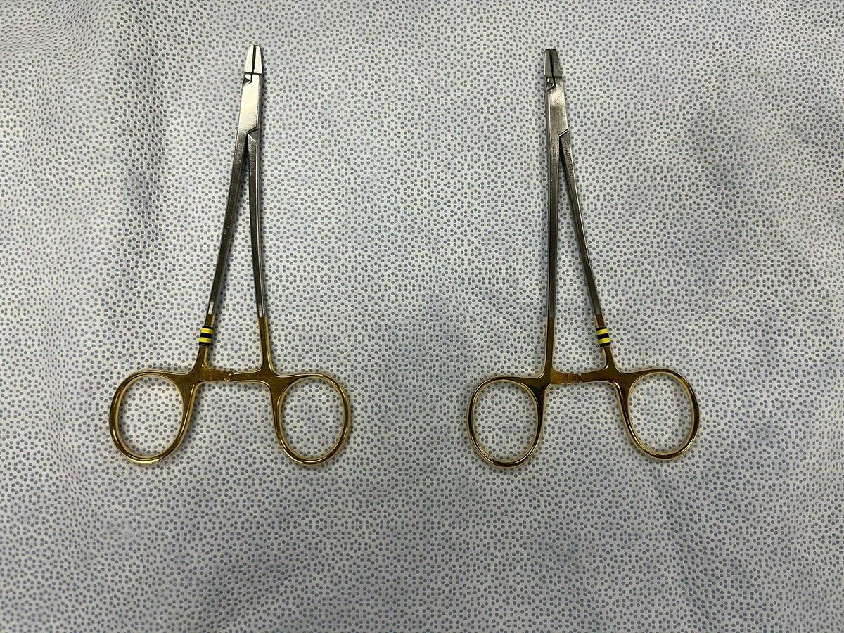 Used Integra Jarit Ryder Needle Holder 121-161 - Carb Bite Serrated Jaws 5-3/4"