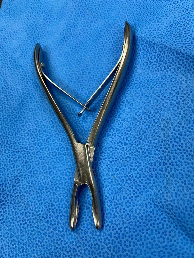Used Jarit Surgical Hartmann Rongeur 230-120 - 5.7mm Bite, Straight, 5-7/8"