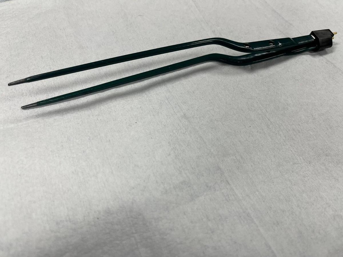 Used Kirwan Hardy 8.5" Bipolar Forceps Non-Stick With Stop 0.5mm tip 12-1635AU