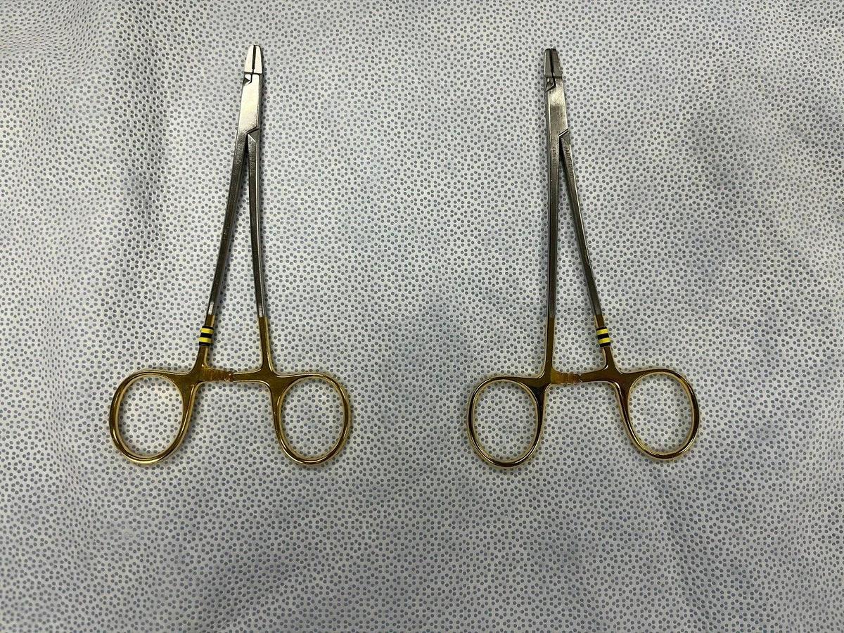 Used Integra Jarit Ryder Needle Holder 121-161 - Carb Bite Serrated Jaws 5-3/4"