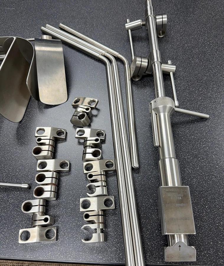 Used Thompson 41901A Elite Rail Clamp Set w Retractors