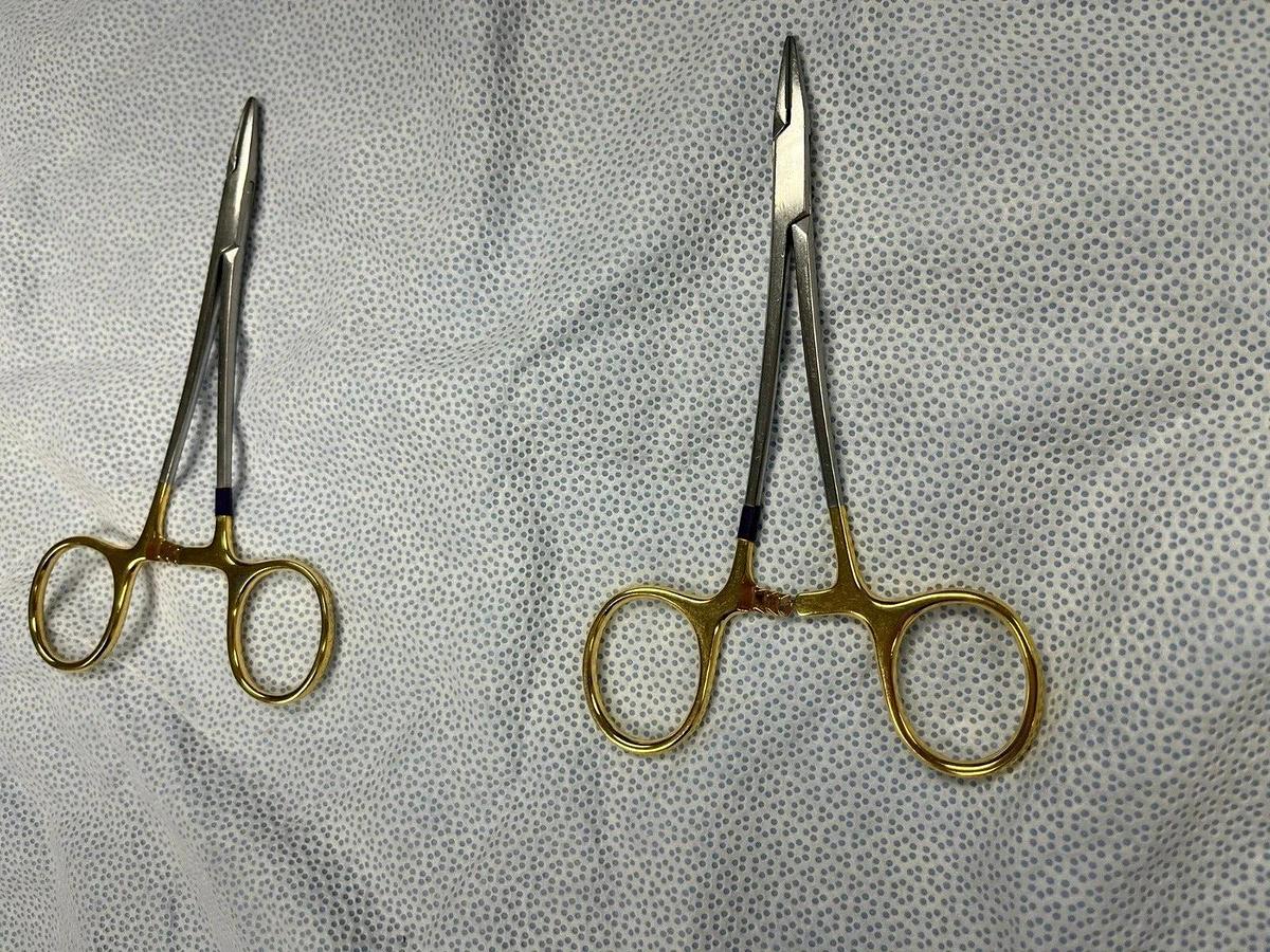 Used Integra Jarit 121-120 - Carb-Bite, Smooth Jaws, 5-1/8" Needle Holders